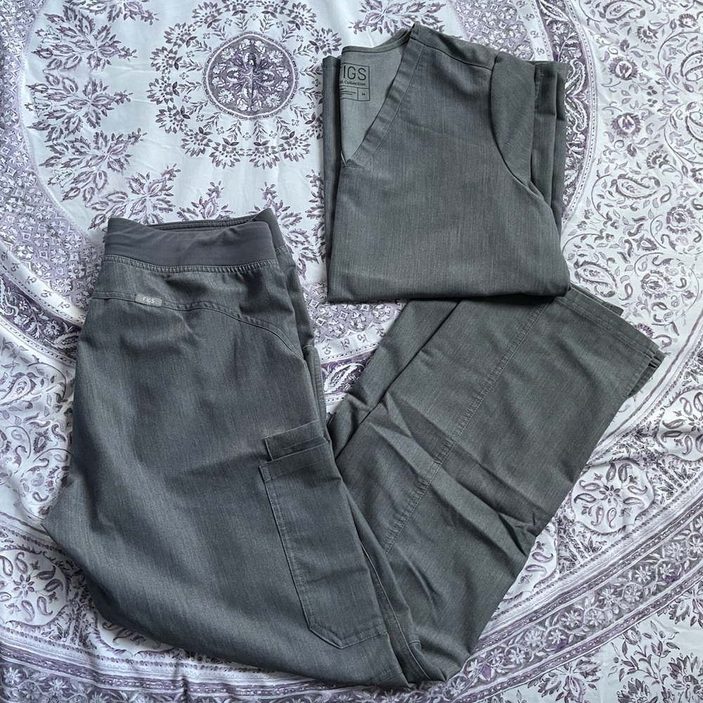 Figs graphite scrub set